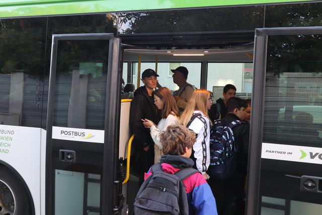 So entspannt ist die Situation seit Einführung des 2. Busses hinauf zu Norbertinum und Sacré Coeur. Trotzdem ist der Bus noch immer gut ausgelastet.