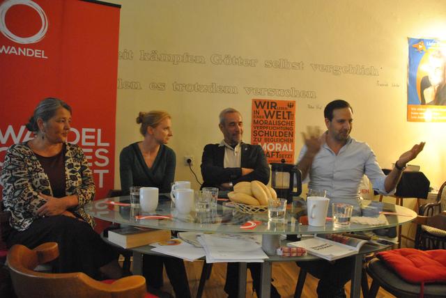 Diskutierten in der "Politik Traffik": Doro Blancke, Daniela Platsch, Peter Vogl und Fayad Mulla. | Foto: Hackl