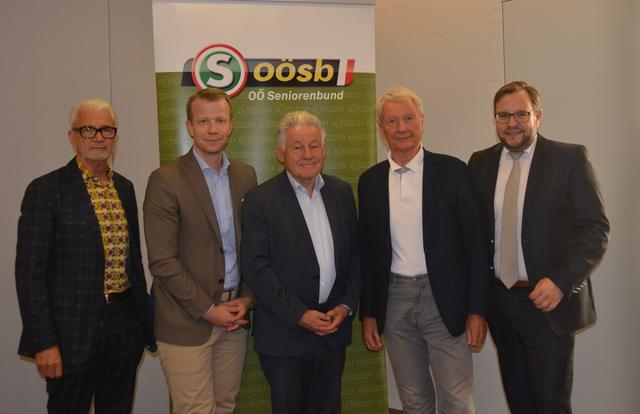 Gustav Pomberger (FH-OÖ, JKU, Kunstuni), Paul Eiselsberg (IMAS International), Josef Pühringer (Landesobmann OÖ Seniorenbund), Felix Messner (Landesbildungsreferent OÖ Seniorenbund) und Franz Ebner (Landesgeschäftsführer OÖ Seniorenbund, v. l.).