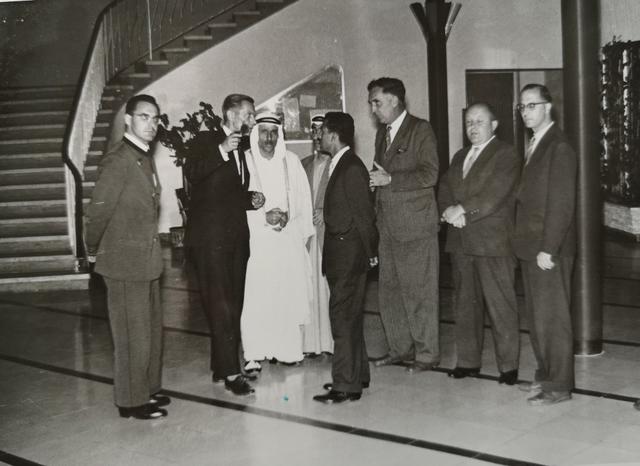 Der Emir von Kuwait bei seinem Besuch im Gymnasium Landeck. | Foto: Archiv Gymnasium Landeck