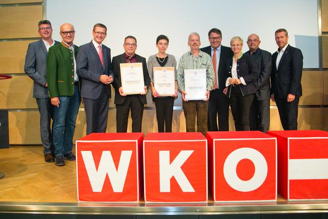 Gerhard Scheuchenegger, Verena Walterer und Michael Hugo Fraundorfer (in der Mitte von links nach rechts).