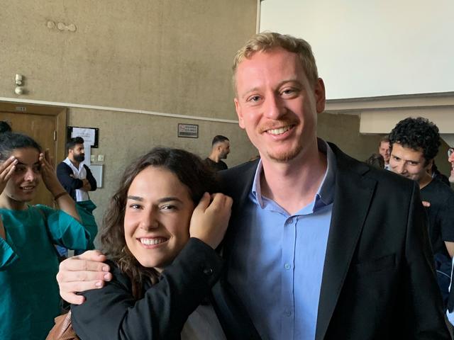 Max Zirngast mit Freundin Ipeka.