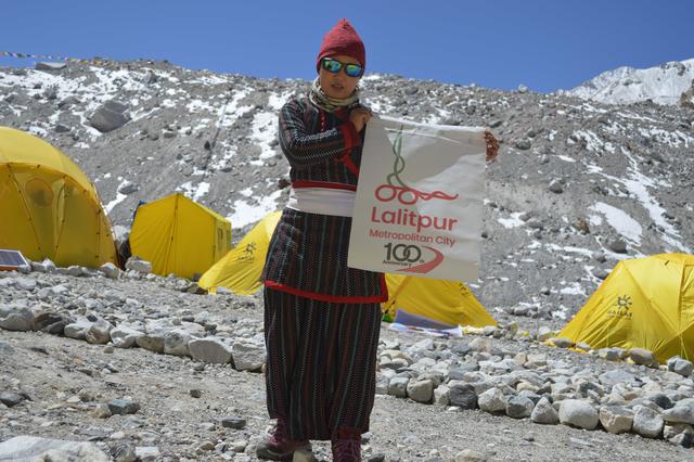 Beim Nepalfest auf der Muttekopfhütte wird für den guten Zweck gesammelt.