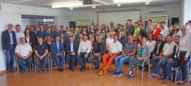 Vertreter der Betriebe, Schulqualitätsmanager Alfred Grünstäudl, Schulqualitätsmanager und Schulgemeindeobmann Fritz Laschober, WKO - Bezirksstellenleiter Herr Mario Müller-Kaas, Obfrau der WKO-Bezirksstelle Zwettl Anne Blauensteiner, Bundesrätin Andrea Wagner, Nationalratsabgeordneter Lukas Brandweiner, Leiterin Eva-Maria Rester
