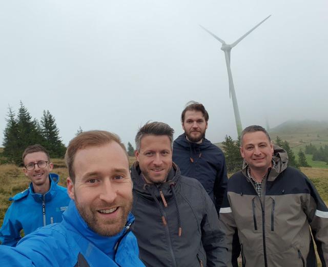 Besichtigung des Windparks auf der Handalm vor Ort.