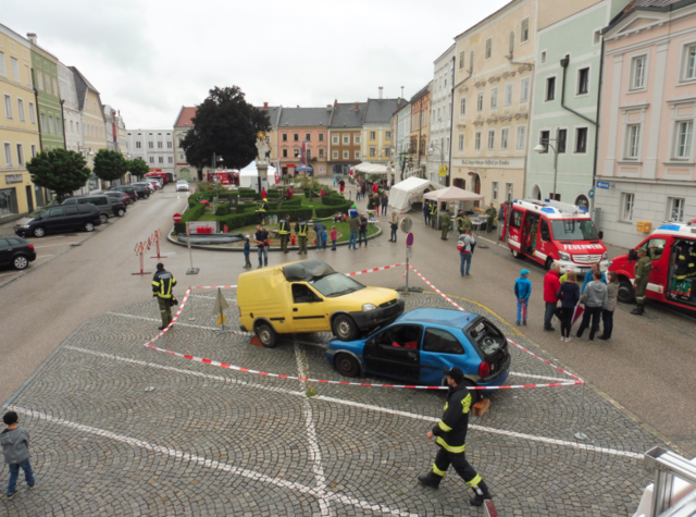 Beim Tag der Einsatzkräfte am Eferdinger Stadtplatz zeigte nicht nur die Feuerwehr ihr Können.