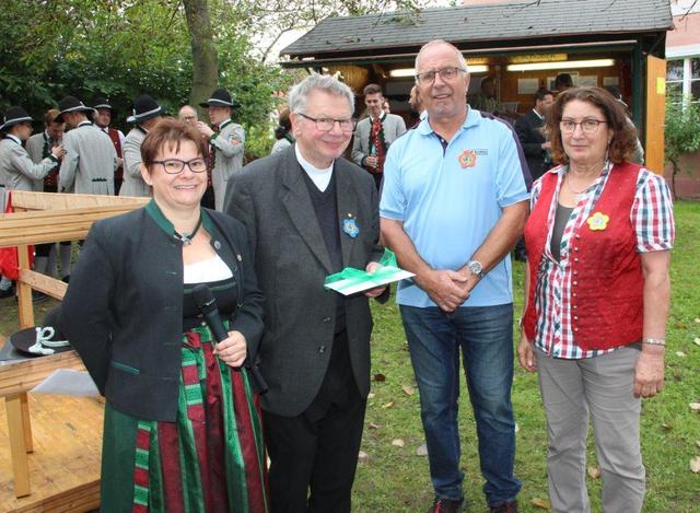 Pfarrer Karl Stieglbauer ist seit 40 Jahren in Preding als Pfarrer aktiv und hat auch das erste Predinger Pfarrfest auf die Beine gestellt.