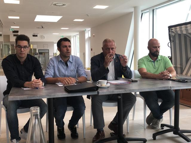 Informierten beim Pressegespräch: Daniel Beutel (Marketing Badylon und Organisation Eröffnungsfeier), Noel Kress (Bauamt Stadt Freilassing),  Josef Flatscher (Erster Bürgermeister Freilassing),  Boris Tempelin (Betriebsleiter der Sport- und Freizeitanlage Badylon)