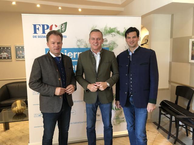 Auf Wahlkampftournee: NAbg. Walter Rauch, Landesparteiobmann LAbg. Mario Kunasek und NAbg. Hannes Amesbauer (v.l.).  | Foto: WOCHE