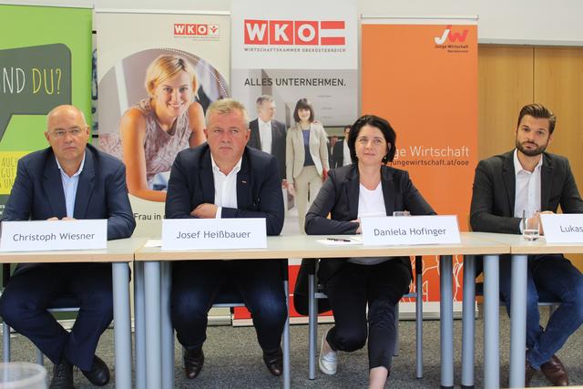 Sind stolz auf ihre Zusammenarbeit: Christoph Wiesner, Josef Heißbauer, Daniela Hofinger und Lukas Erhardt.