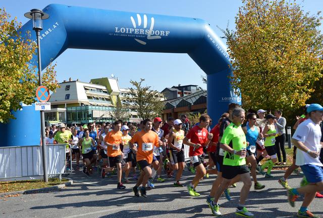 Herbstliches Laufvergnügen im Thermen- und Vulkanland Steiermark, gestartet wird am Thermenvorplatz Loipersdorf. | Foto: b-active.at