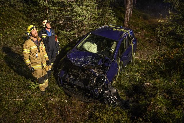 Der PKW des Verunfallten landete im Straßengraben.