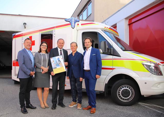 v.l.n.r. Univ.-Prof. Dr. med. Wolfgang Schobersberger, Institutsvorstand für Sport-, Alpinmedizin und Gesundheitstourismus (ISAG); Mag. (FH) Alexandra Tanda, Geschäftsführerin Rotes Kreuz Innsbruck; ÖR Josef Geisler, Sicherheitslandesrat - Land Tirol; Dr. Karl Mark, Präsident des Vereins Sicheres Tirol; Mag. Martin Pfanner, Kuratorium für Verkehrssicherheit