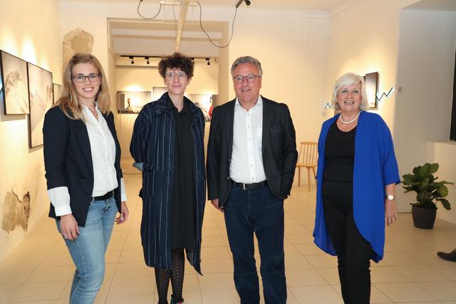 Siimone Seymer, Nikola Schellmann, Landeshauptmann-Stellvertreter Heinrich Schellhorn und Rosa Bock (v.l.) | Foto: Land Salzburg / Franz Neumayr 