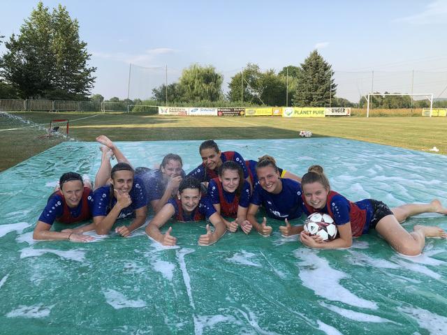 Eine lustige Challenge mit Seife, Netz und Bällen in Mischendorf | Foto: Michael Strini