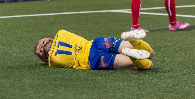 Blau-Gelb am Boden: Der DSC fing sich gegen die WAC Amateure schon die vierte Niederlage in Folge ein.