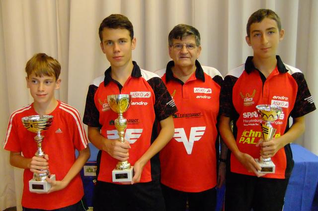 U18 Bewerb von links; Martin Veith, Sieger Lukas Pöll, Obmann Walter Ast und ze´weiter Sebatian Meister 