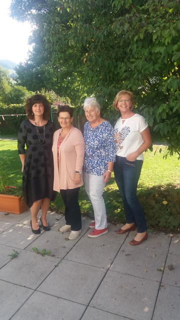 Das Team, das gemeinsam mit Monika Brottrager-Jury den demenzsensiblen Gottesdienst am Sonntag, 22. September, vorbereitet: Brigitte Winkler, Herta Augustin, Christa Sauer und Maria Andic (v.l.). Ihre Erfahrungen, Herausforderungen, aber auch ihre Lichtblicke im Umgang mit demenzkranken Menschen bildeten die Grundlage für die Gottesdienstvorbereitungen.  | Foto: Brottrager-Jury