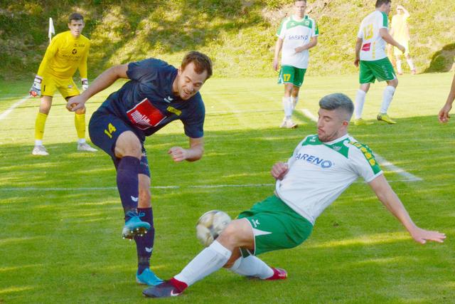 Paul Schiffbänker kämpfte um den Ball.