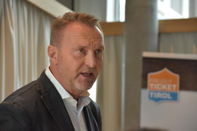 Thomas Schroll, Vorsitzender des Freizeittickets, stellte die Entwicklung des Ganzjahrestickets vor.