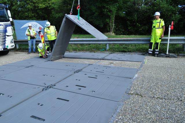Der Mini-Fly-Over ermöglicht, dass man über den Arbeitsbereich fahren kann.