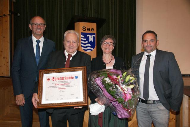 Landtagsvizepräsident Anton Mattle, Ehrenbürger Bgm. Anton Mallaun mit Gattin Martha und Vizebgm. Michael Zangerl (v.l.).