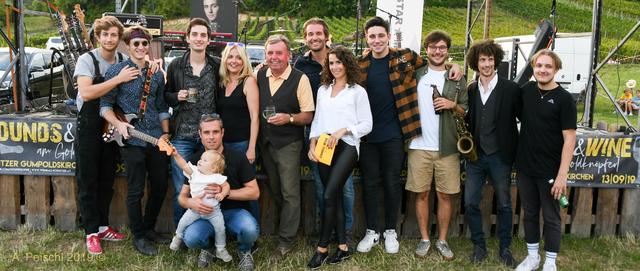 Die Künstler mit MaxNitsch, Michaela, Ulrich und Lilp Hammer, Otmar und Florian Schnitzer, Alice, sowie Alex Eder.