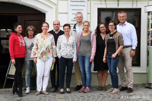 Martina Weninger-Krug, Karin Freudl, Johanna Köckeis-Grüner, Martin Dalbosco, GGR Dagmar Händler, Michael Maringer, Kathrin Feischl, Johanna Gebeshuber, Katharina Graner und Eduard Bugelnig. 
 | Foto:  Franz-Karl Nebuda © 