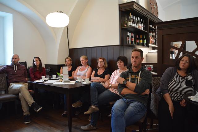 Gespräch in Wolfpassing: Die besorgten Eltern diskutierten mit den Lokalpolitikern.