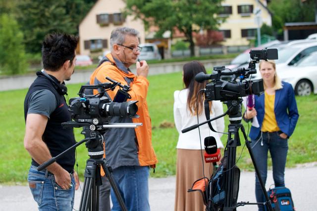 Das Medieninteresse an der Bluttat ist groß.