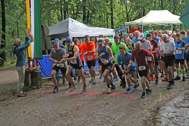 Start des 55. Geländelauf rund um den Karriegel | Foto: ASV Pressbaum