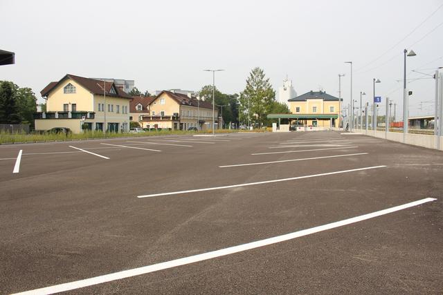 Die neue Park-and-Ride-Anlage beim Ennser Bahnhof.