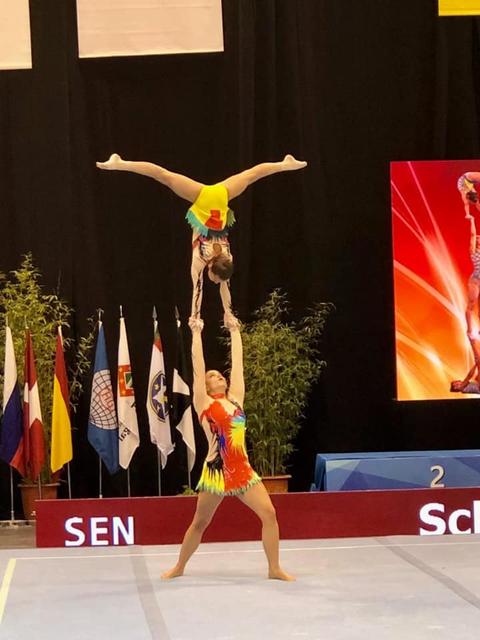 unten Emily Schramek, oben Emma Dolleschka