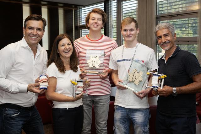 Die Jury mit den Landessiegern: Berufsgruppensprecher Markus Gapp, Renata Vitroler, Roman Siegele, Mathias Peer, Hasan Zengin (v.l.).