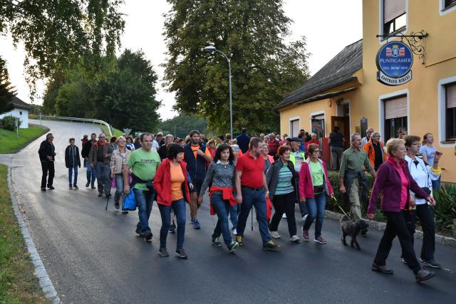 Start und Ziel der abendlichen Wandertour war das Gasthaus Hirczi in Rosendorf.