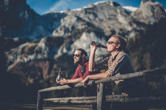 Tom &amp; Harrys Brewing: Thomas Winkler und Harald Kristen wirbeln die österreichische Craft-Bier-Szene kräftig auf. | Foto: Nici Seiser nixxipixx.com