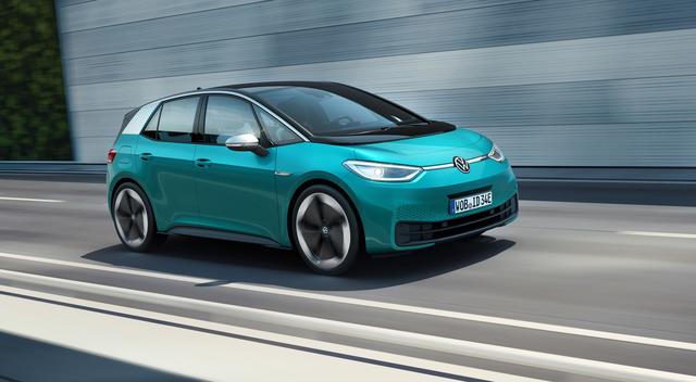 Der ID.3 ist nicht nur Volkswagens erstes Elektrofahrzeug der neuen Generation, sondern auch das erste Modell mit neuem VW-Logo.