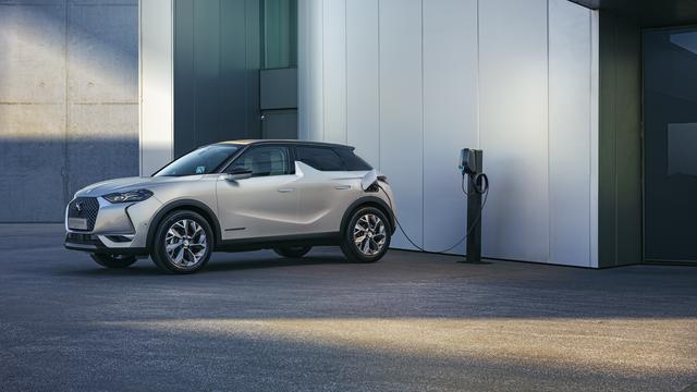 Ab 2025 bietet DS Automobiles ausschließlich elektrifizierte Modelle an. Den Anfang machen DS 3 Crossback E-Tense und DS 7 Crossback E-Tense 4x4.