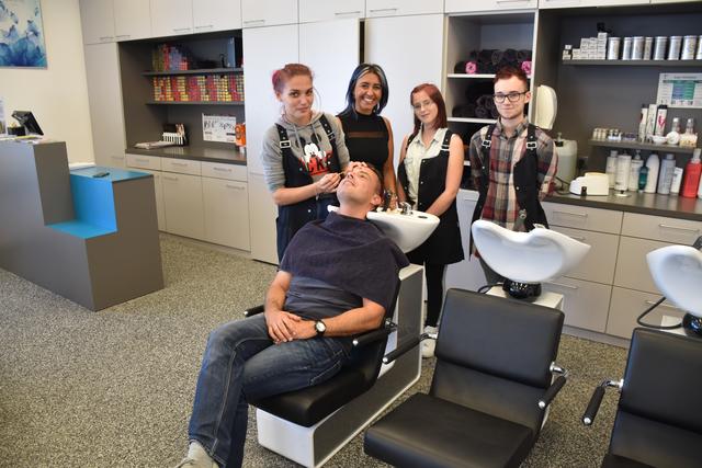 Michelle Senitsch, Bestrija Lunjaj, Samanta Reiterer und Marcel Milik. | Foto: Goll