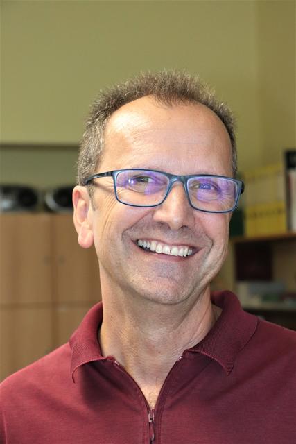 Gratweins Fliesenlegermeister Andreas Höller lädt zum Nachbarschaftskonzert in seinen Betrieb.