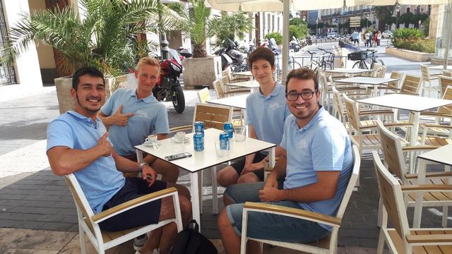 Serkan Hatipoglu (links) mit Kollegen aus anderen Ländern in Spanien