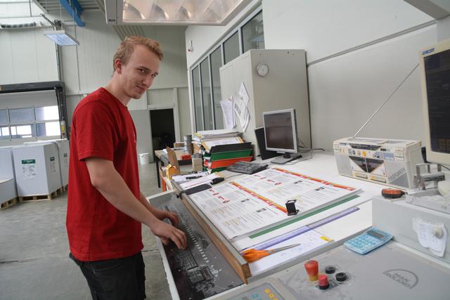 Weltmeister Christof Babinger aus Bergland bei der Arbeit in der Firma Queiser in Scheibbs. | Foto: Roland Mayr