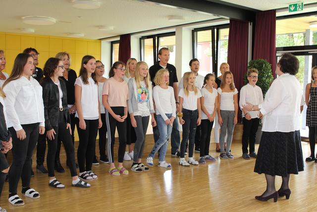 Die Schule wurde heute feierlich eröffnet