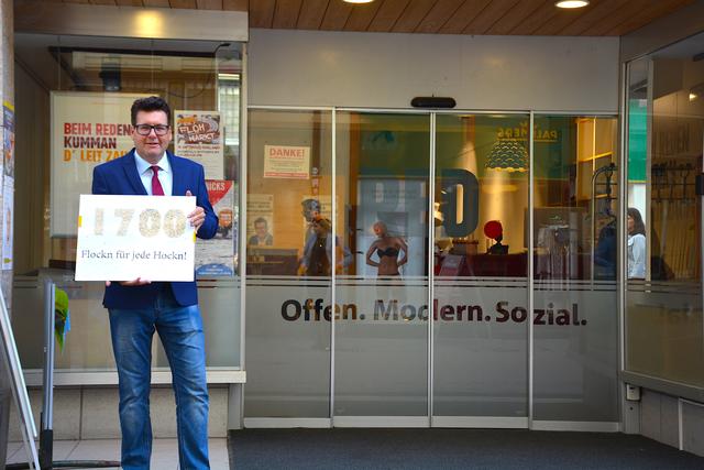 Der St. Pöltner SPÖ-Nationalrat Robert Laimer fordert: "1700 Flocken für jede Hockn".  | Foto: Frings
