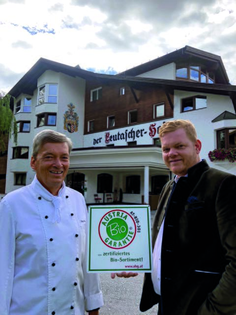 Die Bio-Pioniere Otto und Christian Wandl vom Biohotel Leutascherhof zeigen täglich in ihrem Betrieb, dass Bio &amp; Regional möglich ist. Sie sind bereits seit 2008 Bio-Wirte und Mitglied der nachhaltigen Hotelvereinigung BIO HOTELS. | Foto: Biohotel Leutascherhof