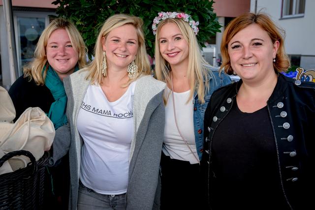 Die Protagonistinnen des 1. MAMABO-Familienfestes: Edith Erjavec (Holzspielzeug), Isabella Hold (MAMABO), Anna Zalaudek (HappyMeDiary) und Nadja Koller-Rudorfer (Nudelamt)
