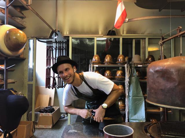 Man sieht dem 20-jährigen Walser die Freude an seinem Beruf an. | Foto: Anita Marchgraber