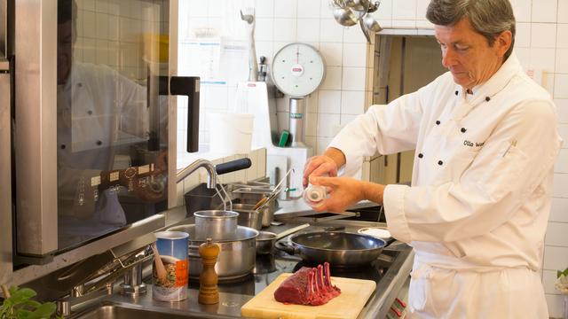 „Wir verwenden nur Fleisch, das aus Österreich, großteils sogar direkt aus Tirol, kommt. Unser Motto ist weniger Fleisch, dafür in besserer Qualität“, informiert Küchenchef Otto Wandl.