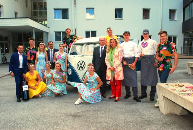 Flower Power lautete das Motto beim Themenabend an der Bad Hofgasteiner Tourismusschule