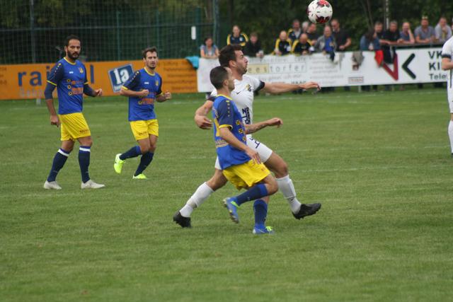 Can Öncel (l.) und Kevin Fabian (r.) sorgten für die Treffer des SC St. Valentin beim 4:1-Sieg gegen Schönau.